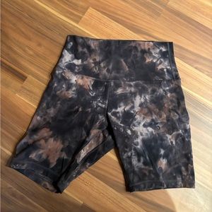 Lululemon biker shorts 6” size 6